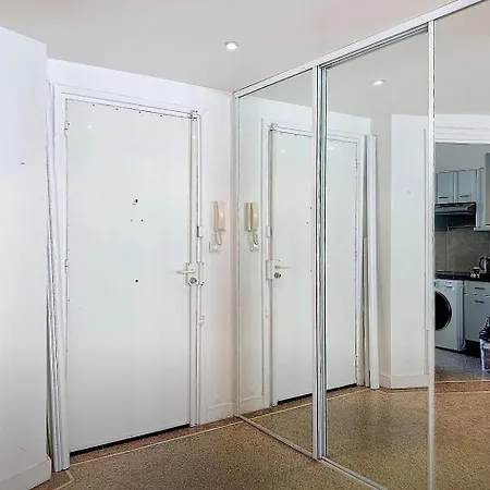 One Bedroom Steps Away From La Croisette And Palais *