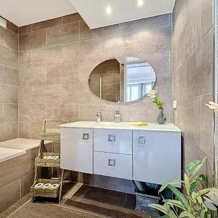 One Bedroom Steps Away From La Croisette And Palais